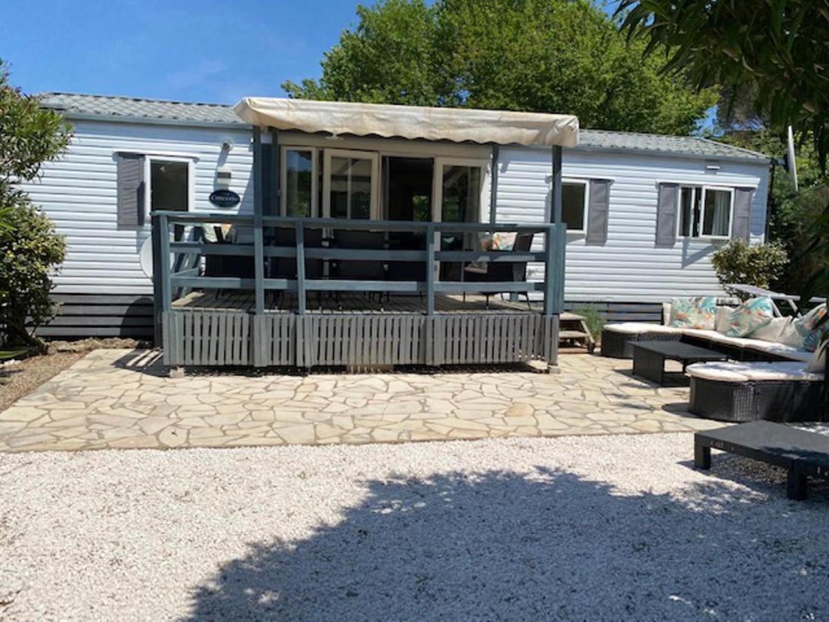 Lovely And Friendly Mobile Home In Gassin France Экстерьер фото